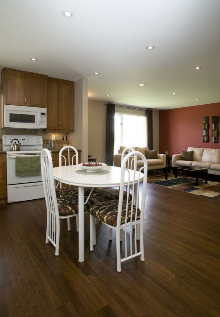 Greenford Kitchen Renovation - All Canadian Renovations Ltd. - Bathroom Renovations - Winnipeg - Manitoba