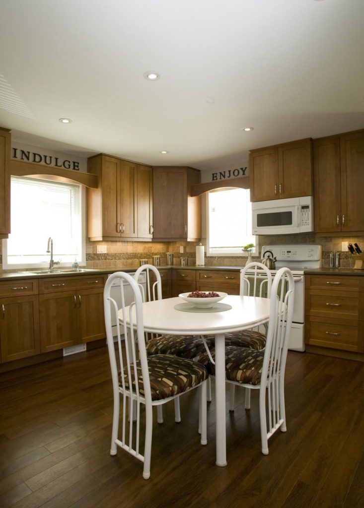 Greenford Kitchen Renovation - All Canadian Renovations Ltd. - Bathroom Renovations - Winnipeg - Manitoba