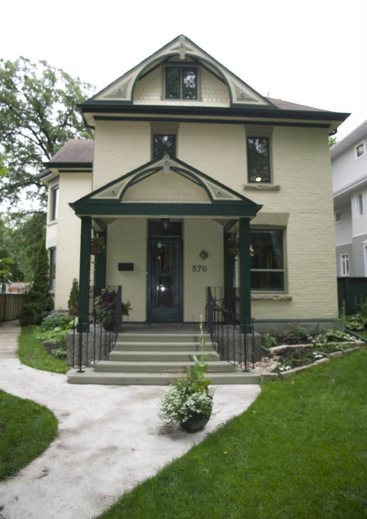 Wardlaw - Exteriors by All Canadian Renovations