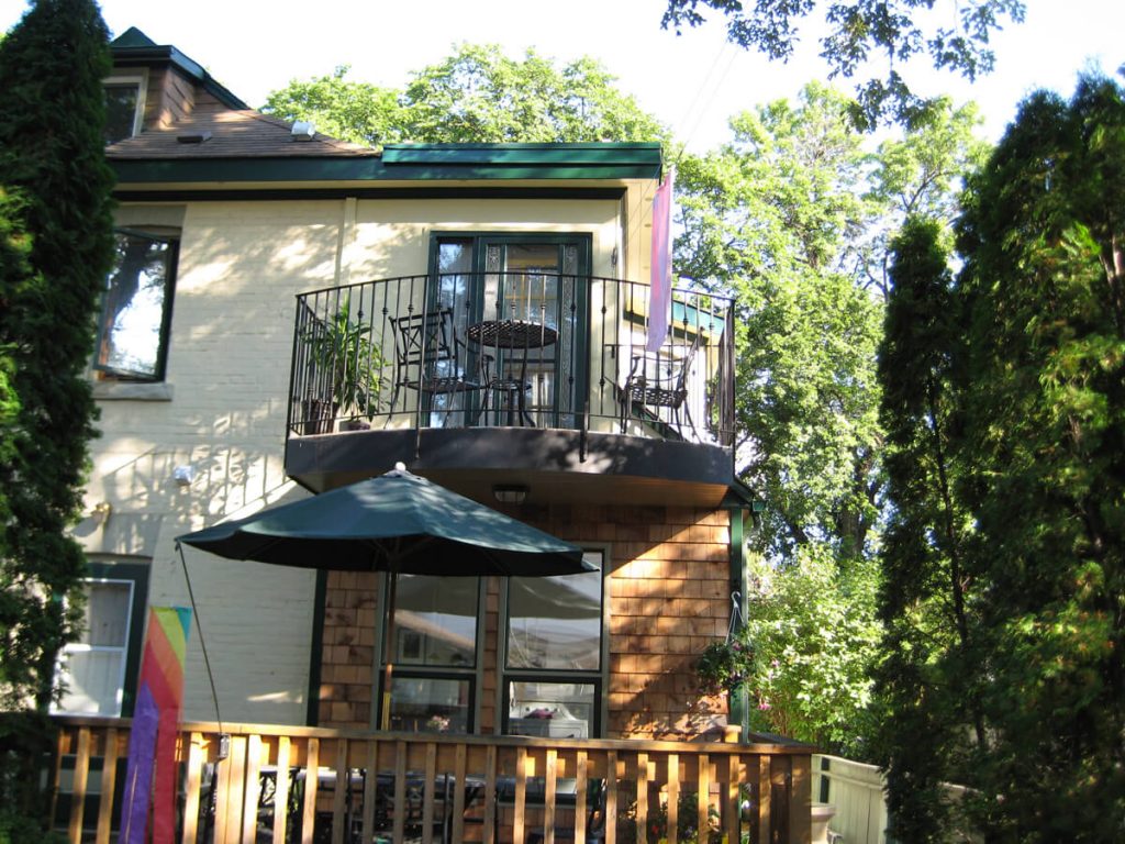 Wardlaw - Exteriors by All Canadian Renovations