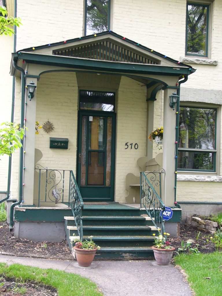 Wardlaw - Exteriors by All Canadian Renovations