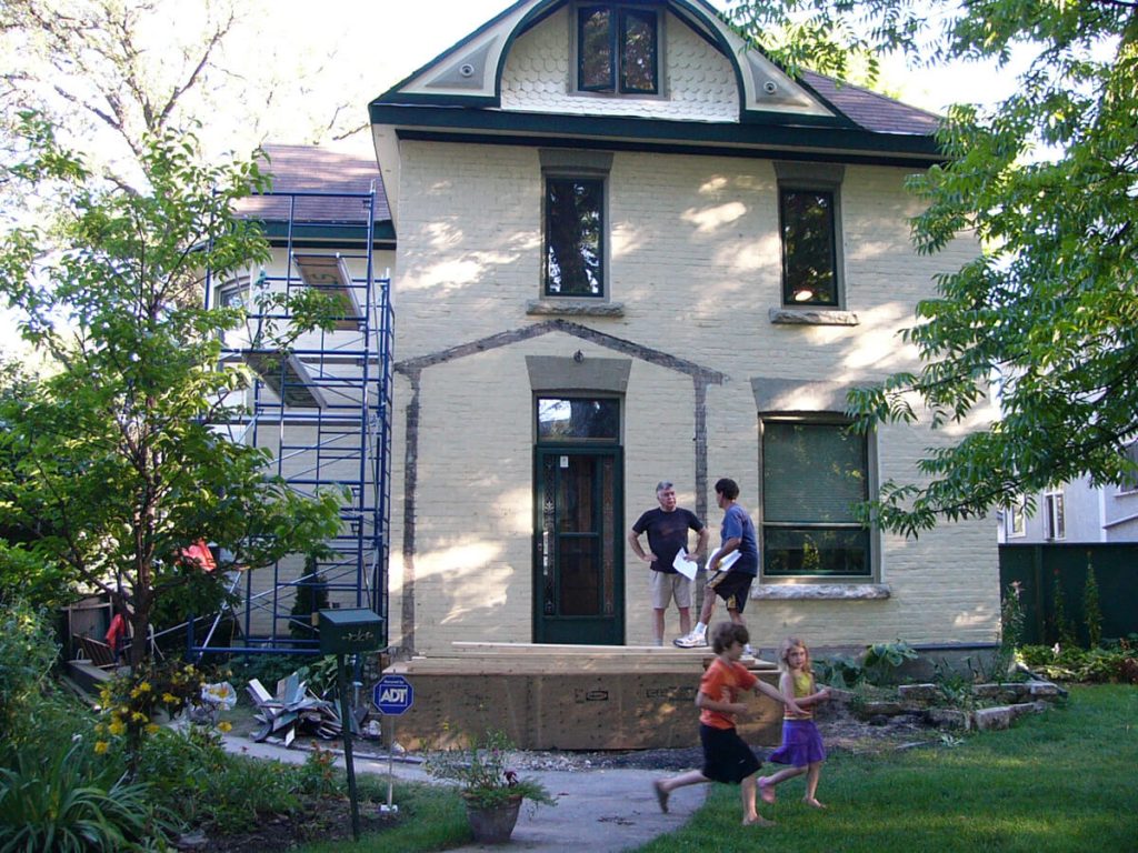 Wardlaw - Exteriors by All Canadian Renovations