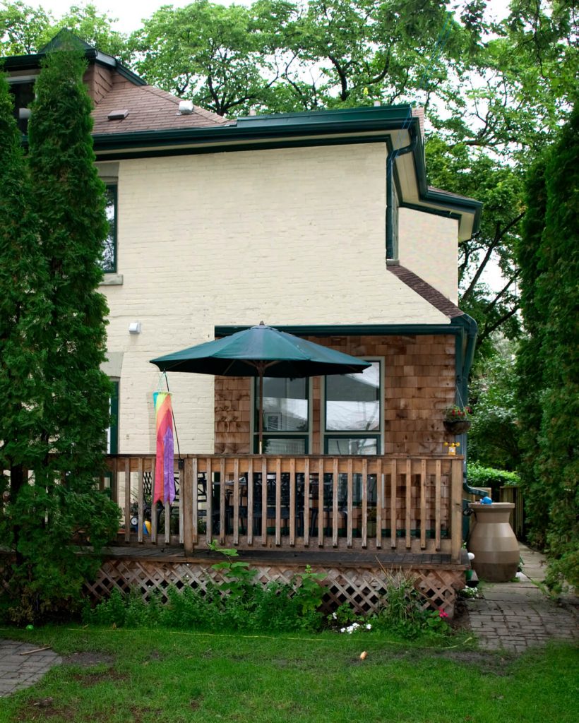 Wardlaw - Exteriors by All Canadian Renovations