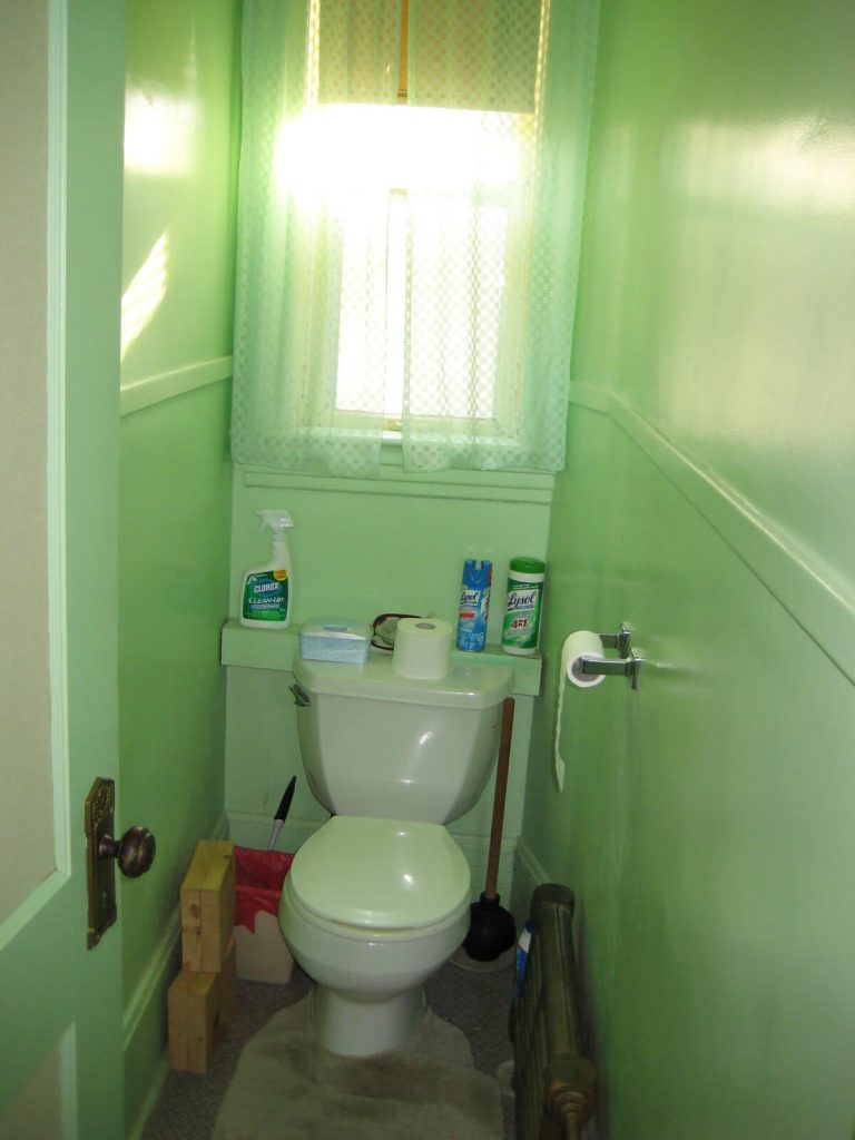 Wolseley Winnipeg - Before Bathroom Renovations Winnipeg - All Canadian Renovations Ltd.