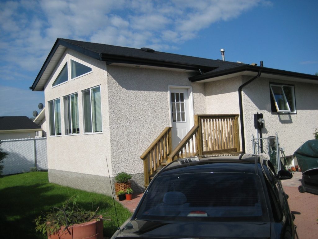 Yanofsky Way - Exteriors by All Canadian Renovations